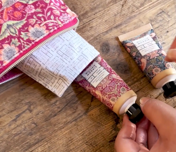 William Morris Hand Care Bag (Hand Cream 2 x 30ml in Small Cosmetic Bag) - NEW